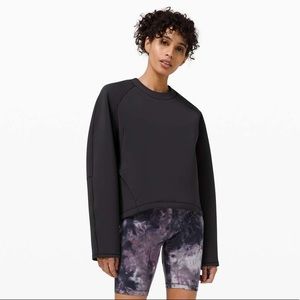 EUC Lululemon airwrap crew